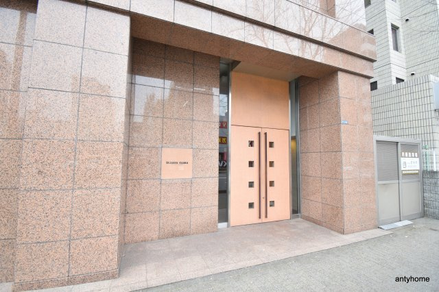 サンロワール江坂　仲介手数料無料のエントランス