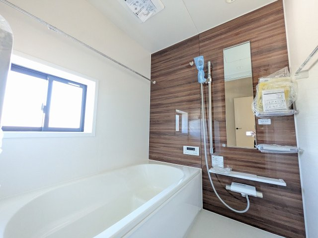 八王子市　楢原町　新築一戸建て　４期の浴室|～浴室暖房乾燥機能付き　遅い時間のお洗濯や、梅雨・花粉の時期など大活躍です～
