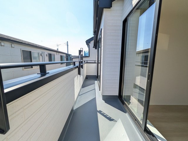 八王子市　楢原町　新築一戸建て　４期のバルコニー|～陽当たりの良いバルコニー　洗濯物がよく乾きそうです～