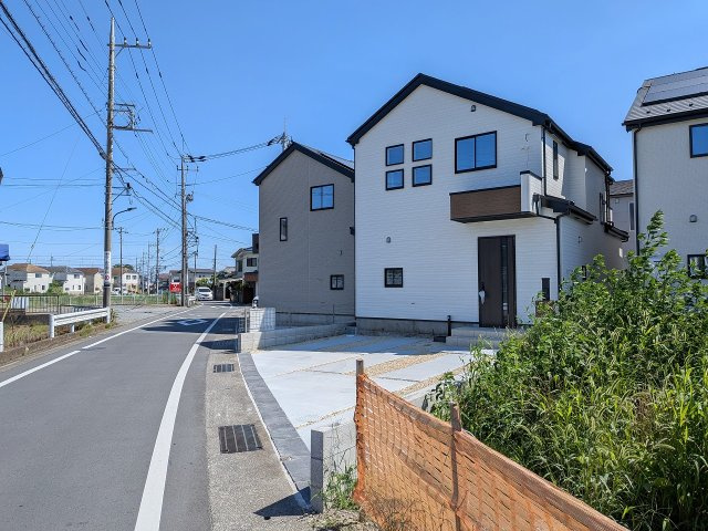 八王子市　楢原町　新築一戸建て　４期の前面道路含む現地写真|～北東側5ｍ道路に面しています～