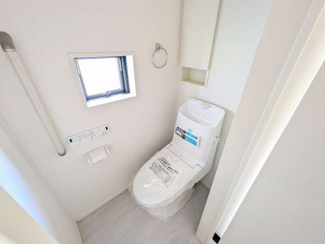八王子市　楢原町　新築一戸建て　４期のトイレ|～暖房温水洗浄機能付きトイレ　冬場は特に嬉しい機能ですね～