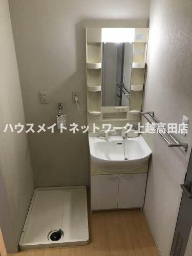 ヴィラージュⅤの洗面所|洗髪洗面化粧台・洗濯機置場