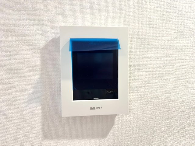 与野リリエンハイムのセキュリティ|来訪者の姿を室内のモニターでしっかり確認できるTVモニター付きインターホンを設置。一人でのお留守番や夜間の対応時にも安心感が高まる防犯設備です。