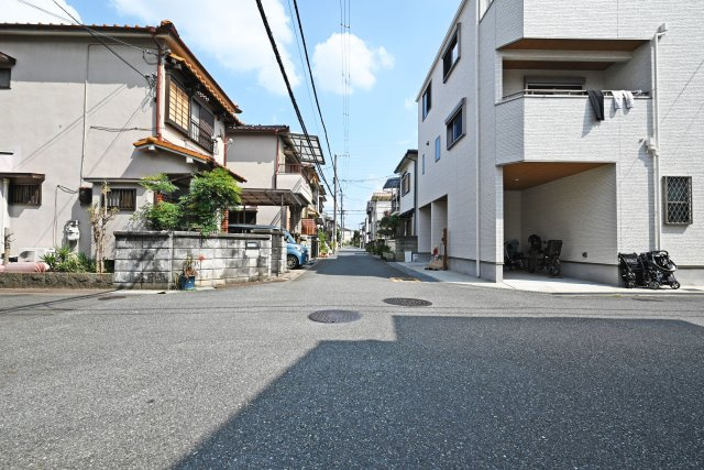 摂津市鳥飼新町2丁目新築一戸建て│3SLDK+駐車1台可の周辺|近隣に小・中学校が揃っており、お子さまの毎日の通学も安心です。