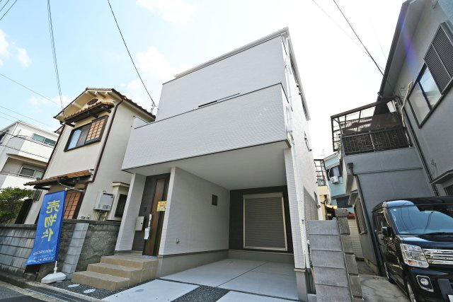 摂津市鳥飼新町2丁目新築一戸建て│3SLDK+駐車1台可の外観|現地、お気軽にご見学できます。