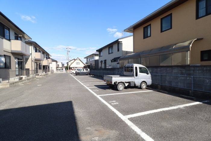 サンハイム撫川　A棟の駐車場