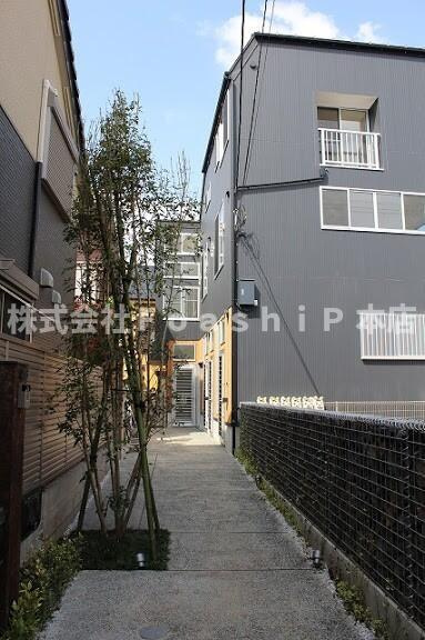 クラソ下北沢のエントランス