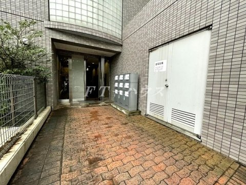 ホーム幕張本郷のエントランス