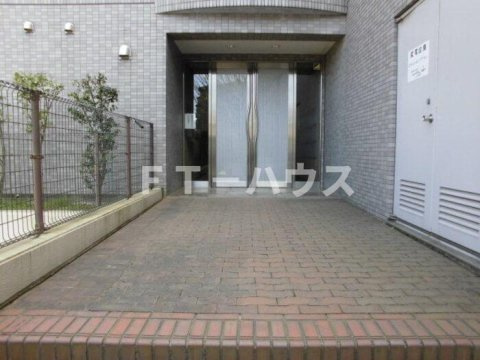 ホーム幕張本郷のエントランス