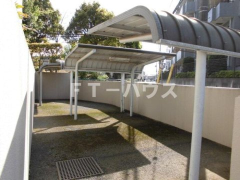 ホーム幕張本郷の駐車場