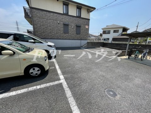 ルピナス幕張Ⅱの駐車場
