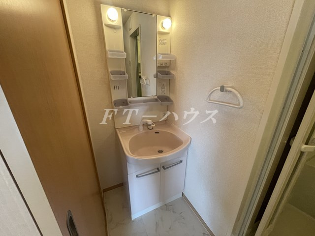 習志野市鷺沼台３丁目のアパートの独立洗面台