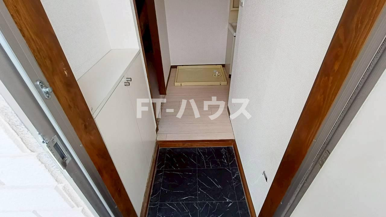 ハイツストーンリークの玄関
