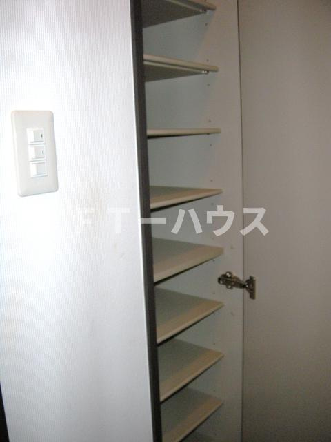 金太郎ヒルズ１８の玄関|シューズボックス