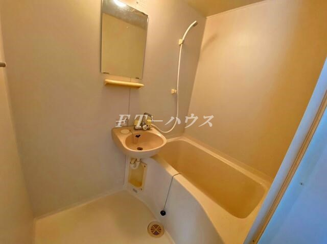 メゾンセジュールの浴室