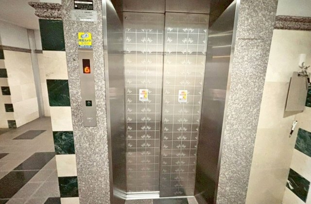 【その他共用部分】 | コモドヒル春日 | 5階のお部屋なのでエレベーターがあると助かりますね