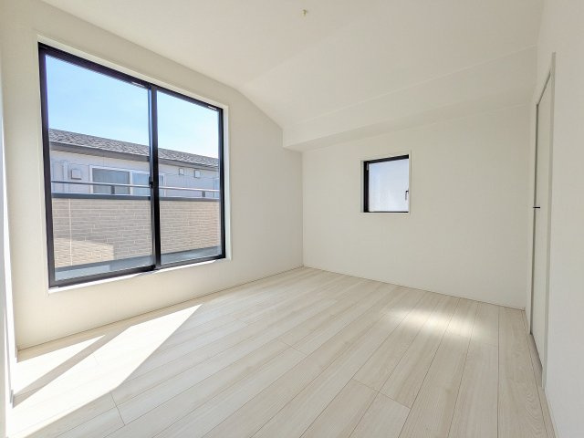 八王子市　楢原町　新築一戸建て　４期の洋室|～2階バルコニーに5.5帖の洋室です～