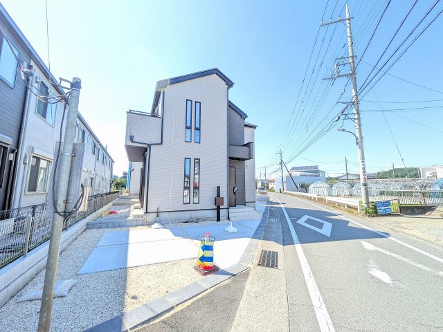 八王子市　楢原町　新築一戸建て　４期の前面道路含む現地写真|～北東側5ｍ道路に面しています～