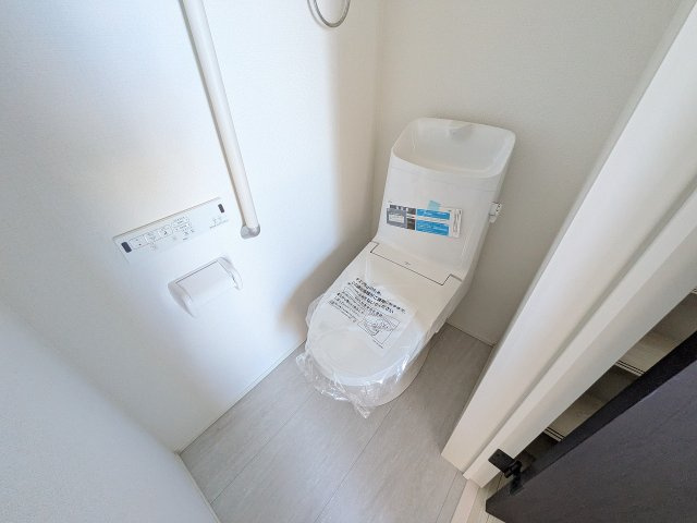 八王子市　楢原町　新築一戸建て　４期のトイレ|～暖房温水洗浄機能付きトイレ　冬場は特に嬉しい機能ですね～