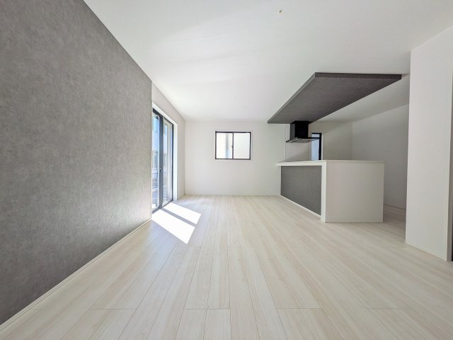 八王子市　楢原町　新築一戸建て　４期の居間・リビング|～16.0帖の明るく開放感のあるLDK、家族団欒の時間をお過ごしいただけます～