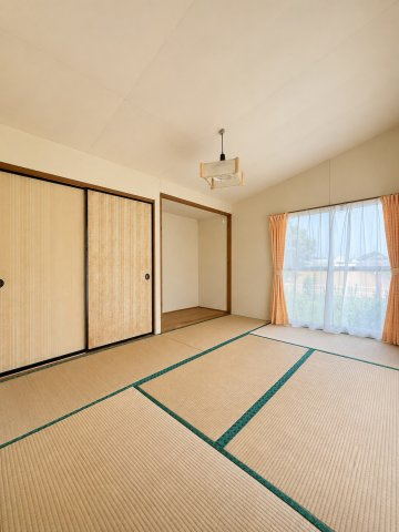 鹿嶋市大字小山　中古戸建の和室|※画像の一部はAIを用いて加工・編集しています。実際の状況と異なる場合がありますので、ご了承下さい。