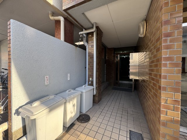 LBアパートあびこ(豊富マンション)のエントランス