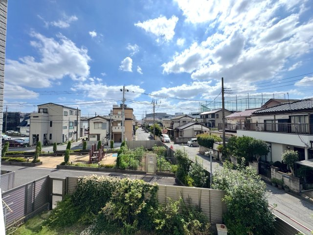 シーズガーデングリーンパティオの展望|眺望
バルコニーからの爽やかな眺望。心地よい風と陽光を感じられ、日々の暮らしに解放感と潤いを与えてくれる気持ちの良いロケーションです。