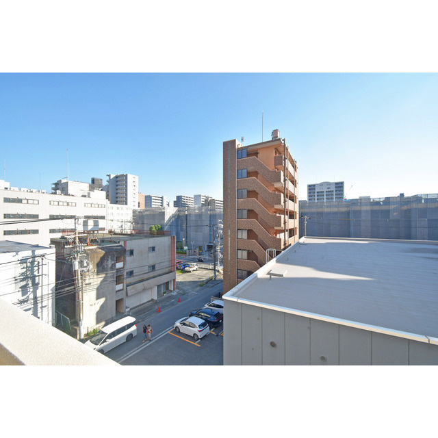 セレニテ江坂ルフレの玄関