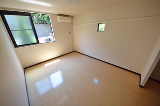 洋室9.6帖で広々です