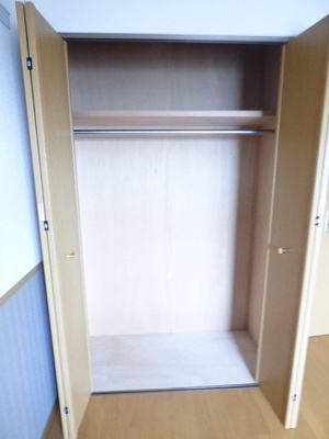 クローゼットでお部屋がスッキリ♪