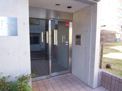 ★オートロック付きの建物入り口★