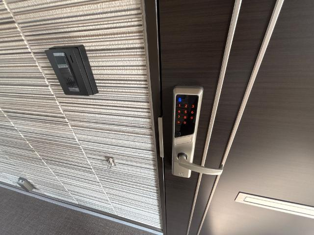 レヴメゾン神山六番館の内装|電子錠（イメージ）