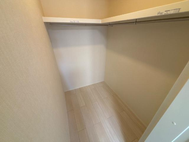 レヴメゾン神山六番館の収納|ウォークインクローゼット（イメージ）
