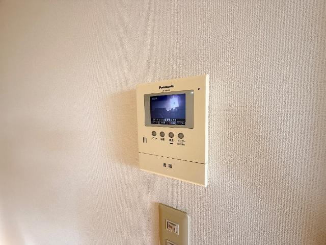 ＡＮＤ　ＯＮＥ　西棟の内装|カメラ付インターホン