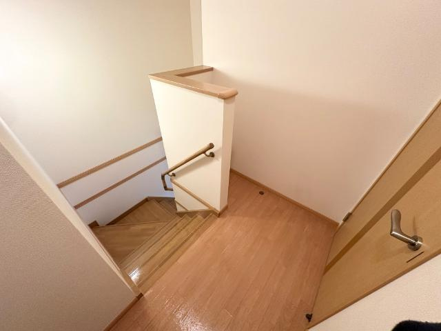ＡＮＤ　ＯＮＥ　西棟の内装|廊下