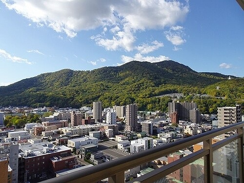 ライオンズタワー札幌山鼻のその他|バルコニーからの眺望※前回募集時／2021年10月の写真