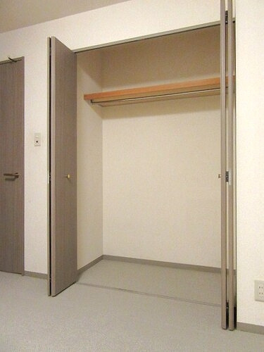 ライオンズマンション札幌スカイタワーの収納|玄関側洋室収納※前回募集時／2019年8月の写真