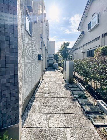 パラディ成城のエントランス