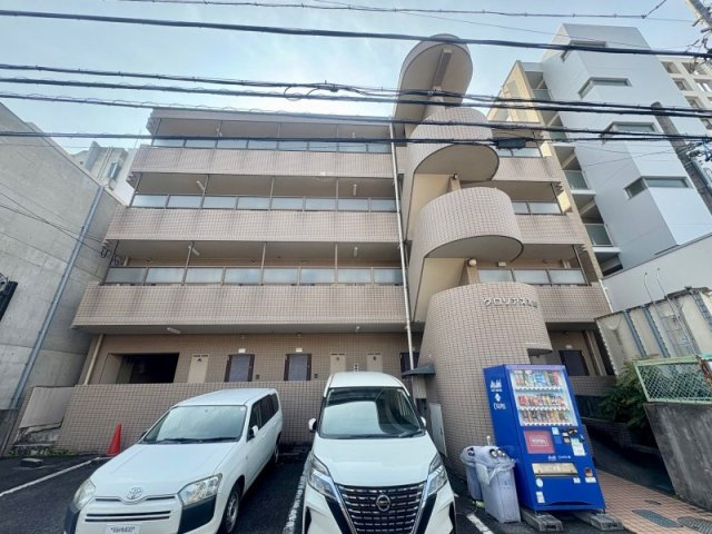グロリアス本山の外観