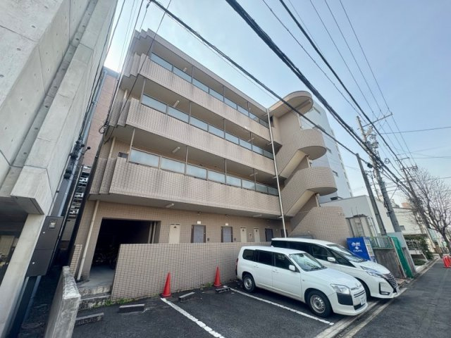 グロリアス本山の外観