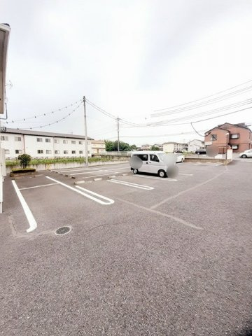 メゾンシュクレⅡの駐車場