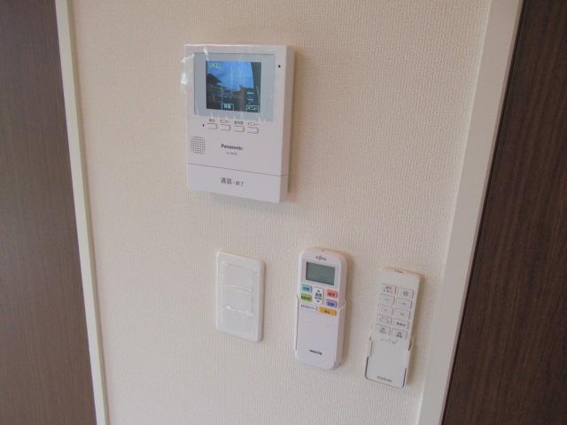 エリティエの内装|カメラ付インターホン