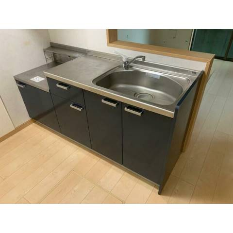 横浜市鶴見区東寺尾中台のアパートのキッチン