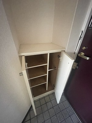 アフロヴィーナの玄関