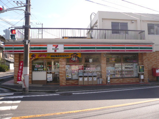 セブンイレブン横浜上菅田町店まで700ｍ