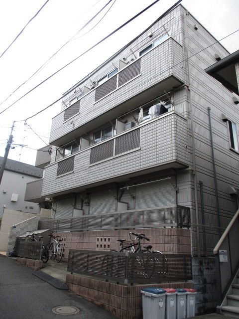代々木パークハイムの外観