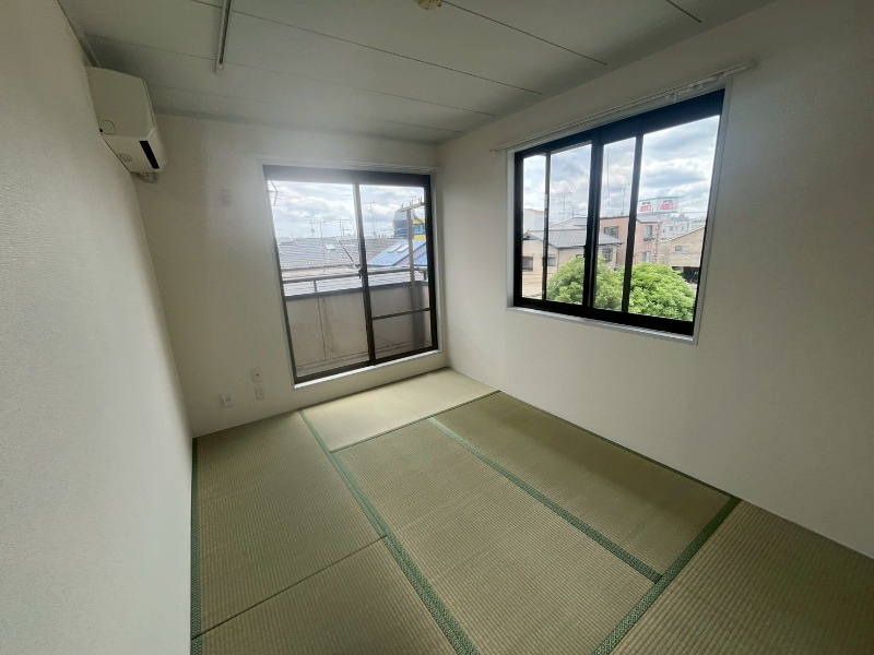 川口市並木２丁目の賃貸マンションの居間・リビング