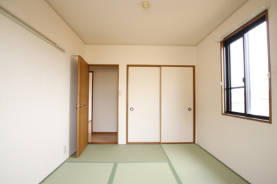２面採光の和室