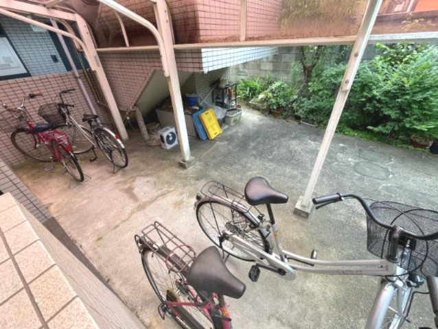 パラスト高円寺のエントランス