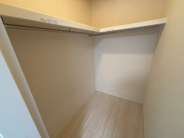 レヴメゾン神山六番館の収納|ウォークインクローゼット（イメージ）
